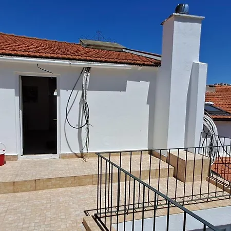 Serafina 3rd Floor 2br With Swimingpool And Terrace
