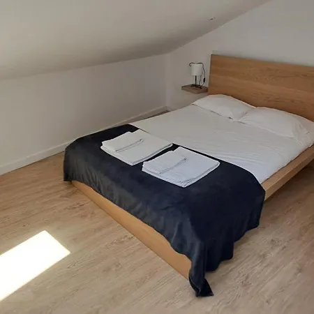 Serafina 3rd Floor 2br With Swimingpool And Terrace Apartment *