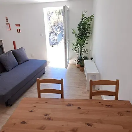 Serafina 3rd Floor 2br With Swimingpool And Terrace Apartment Lisbon